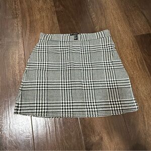 Black and White Houndstooth Mini Skirt